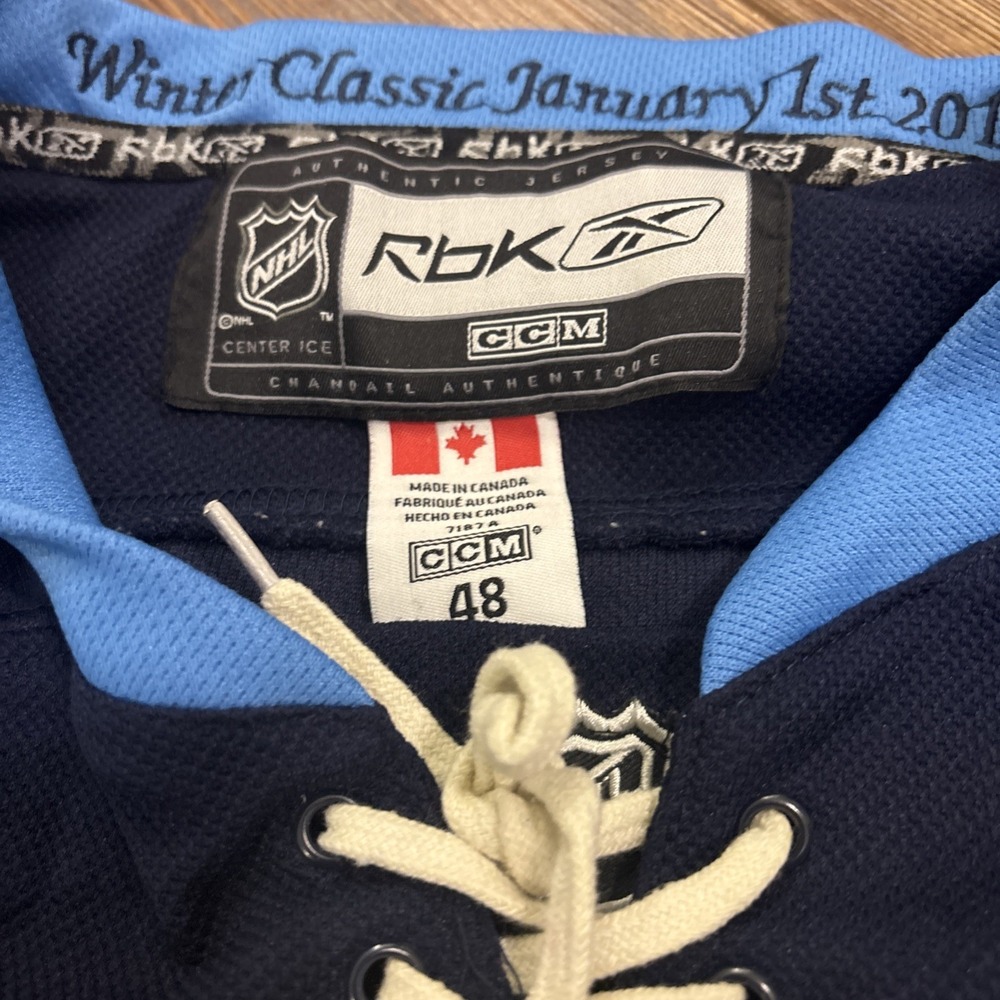 Pittsburgh Penguins Sidney Crosby 2011 Winter Classic Authentic Jersey Sz 48 RBK - Picture 8 of 9